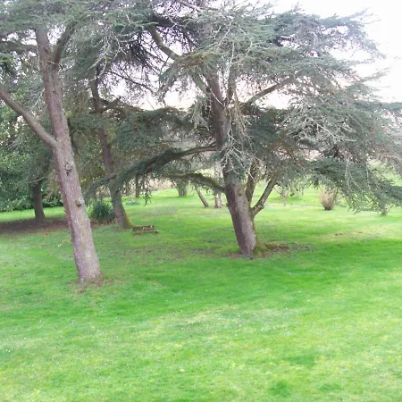 Chateau Le Guit Bed & Breakfast 3*